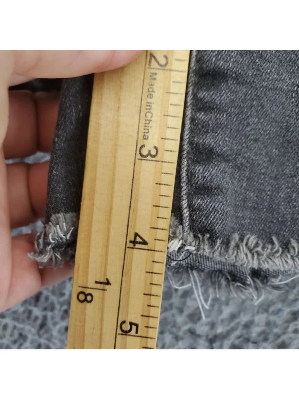 Levis Shorts Womens 28 Gray Mid-Length Stretch Denim Cutoff *Read*